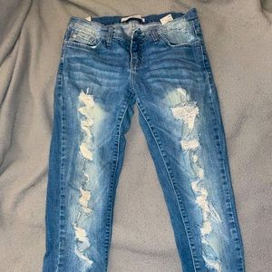 Size 7 Kancan ripped skinny jeans